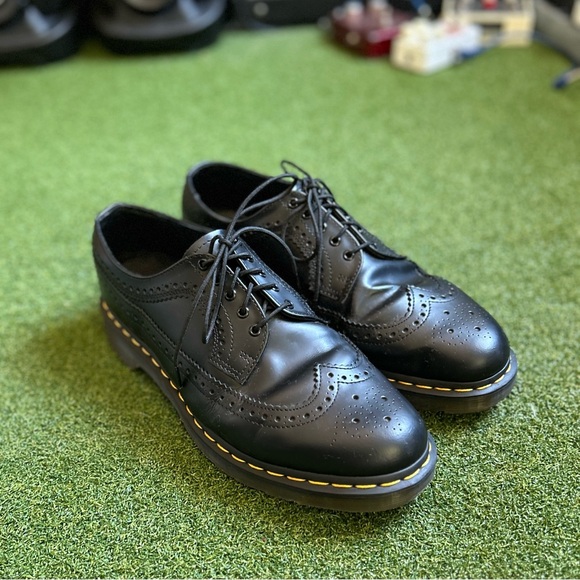 Dr. Marten Brogue Shoes - Picture 1 of 3